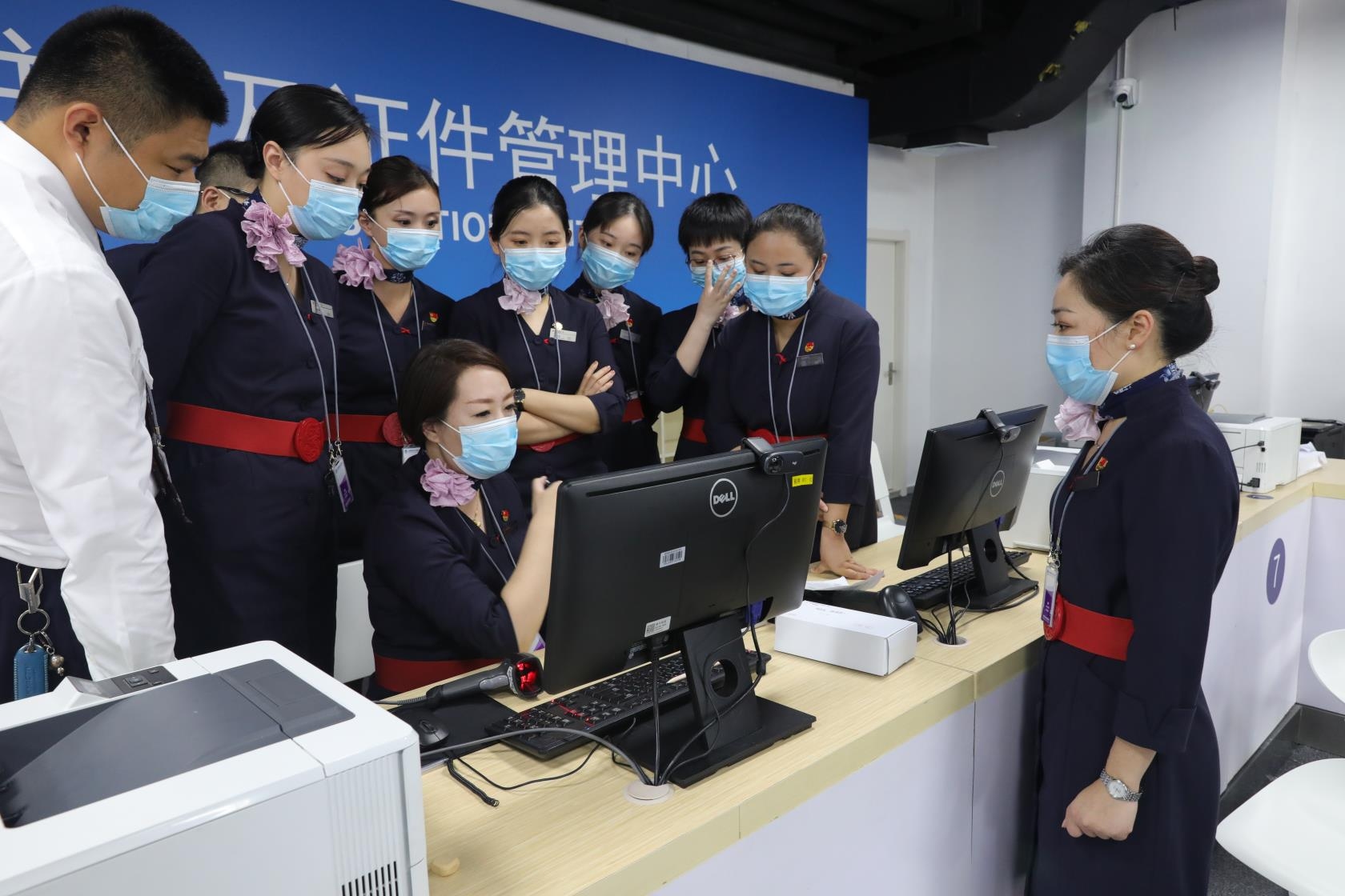 东航“进博之窗”来了!第三届进博会注册及证件管理中心正式启动546417_ 东航“进博之窗”来了!第三届进博会注册及证件管理中心正式启动
