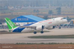 C919“炫技”蓝天 预计2021年交付首家用户东航