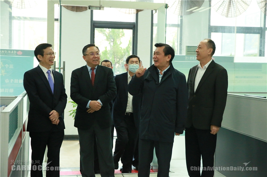 民航局局长冯正霖一行到青岛航空调研548277_ 民航局局长冯正霖一行到青岛航空调研