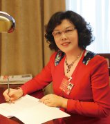 陈爱莲：国家应鼓励社会投资培育航空运动市场
