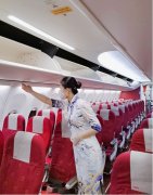 海南航空乘务员赵楠：暖如朝阳 与旅客一路同行