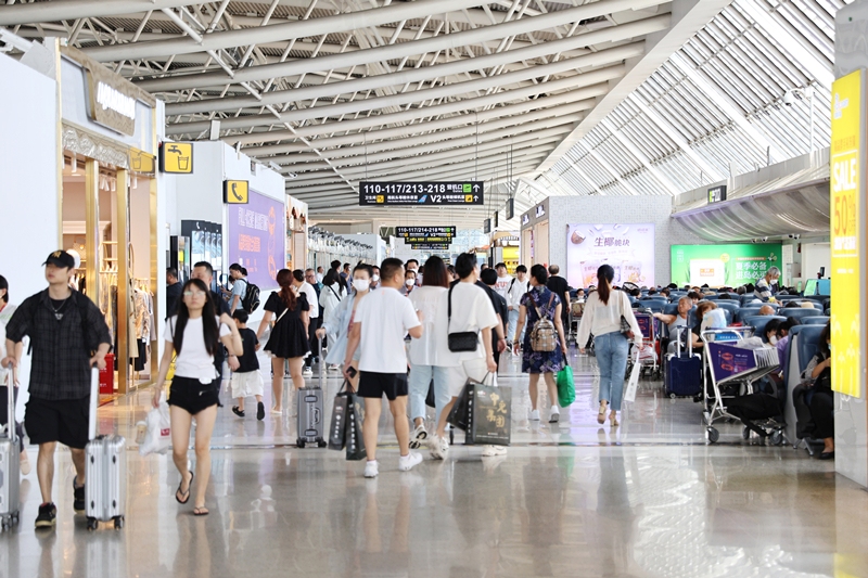 三亚机场运送旅客达952.7万人次!超2022年全年总量!605087_ 三亚机场运送旅客达952.7万人次!超2022年全年总量!