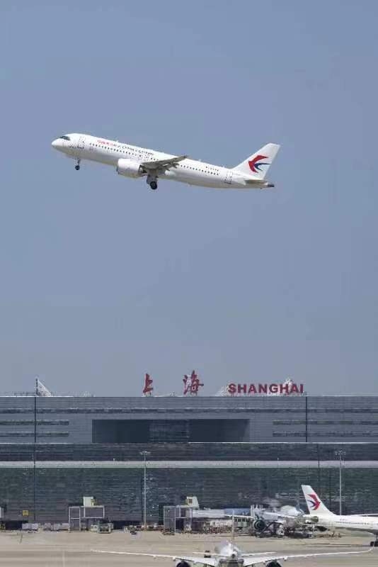 2023年5月28日，东航全球首架C919客机正式开启商业运营，从上海虹桥机场飞赴北京首都机场