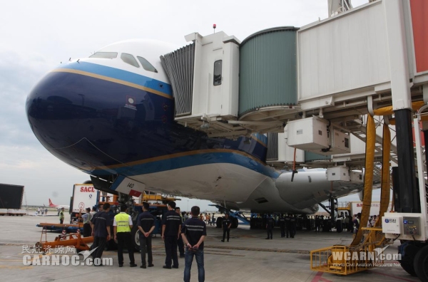 A380首航深圳机场 深圳进入超大型宽体机时代