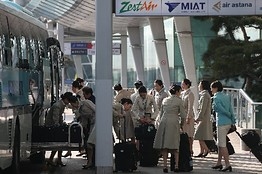 韩国严管“空怒” 空乘可用绳索捆绑无礼旅客