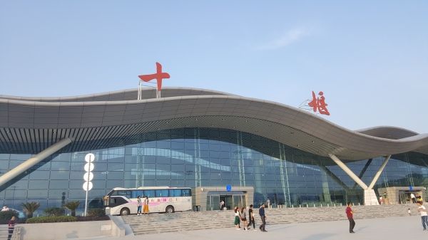 武当山机场迎来今年第50万名旅客 改扩建项目本月动工414259_ 武当山机场迎来今年第50万名旅客 改扩建项目本月动工