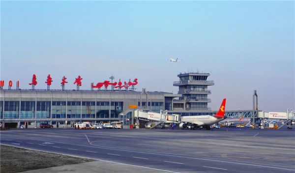 乌鲁木齐机场“十一”累计运送旅客43.7万人次371517_ 乌鲁木齐机场“十一”累计运送旅客43.7万人次