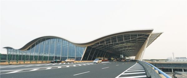 浦东机场受低能见度影响　25架次航班取消