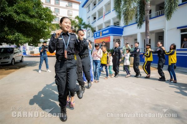三亚机场连续12年开展贫困儿童捐资助学活动