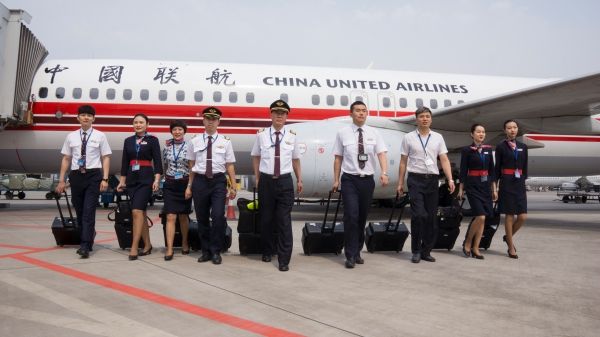 中国联航河北端午岗位掠影——一线的责任与担当