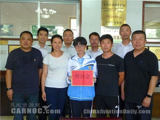 加油，孩子们　山航飞行一大队看望资助学生