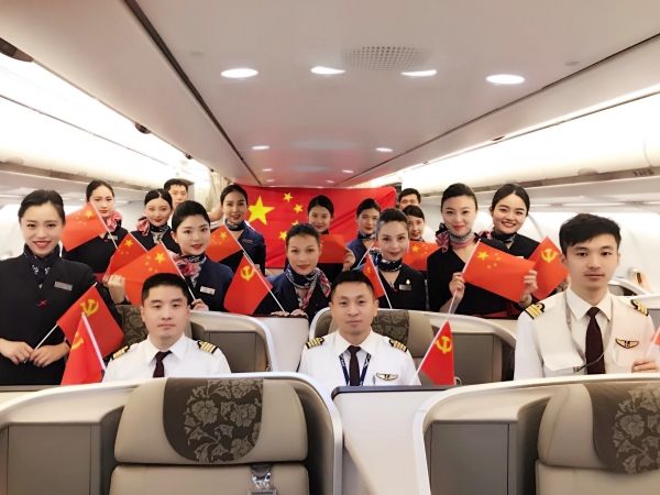 东航10架客机空机赴巴厘岛协助2400旅客回国