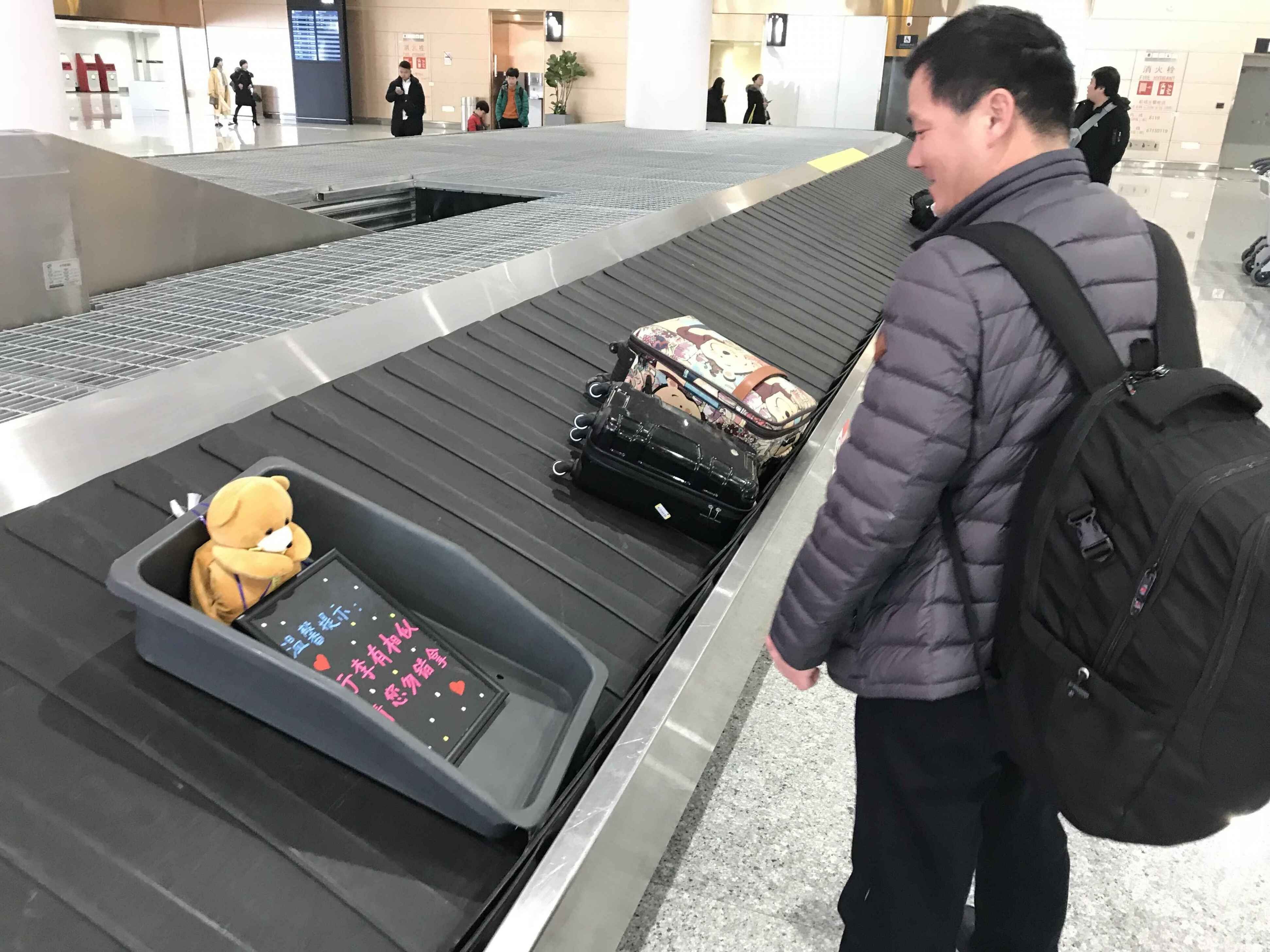 国航重庆地面“温馨提示”贴心服务旅客