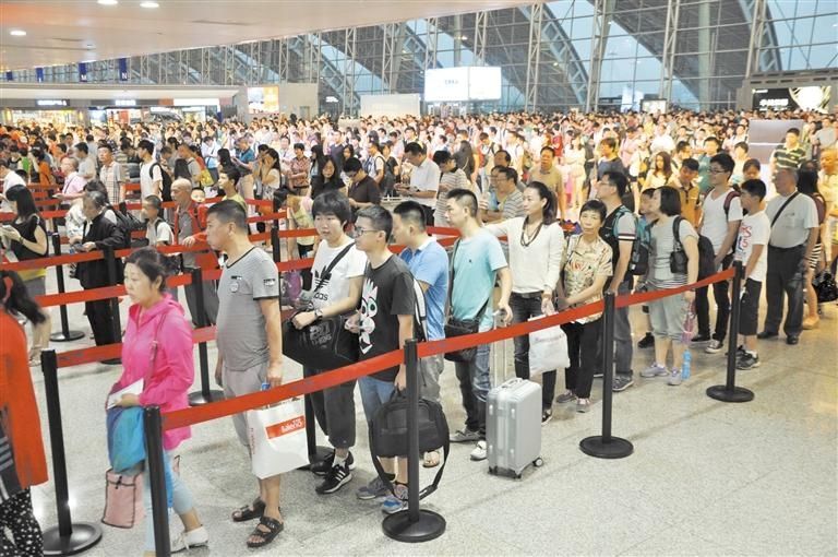 端午节假期首日逾14万人来往成都
