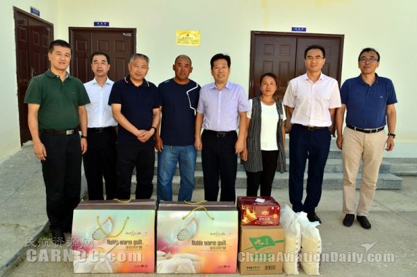 民航局空管局副局长李其国到海青导航台调研　摄影：供稿/摄影：王效伟、刘航
