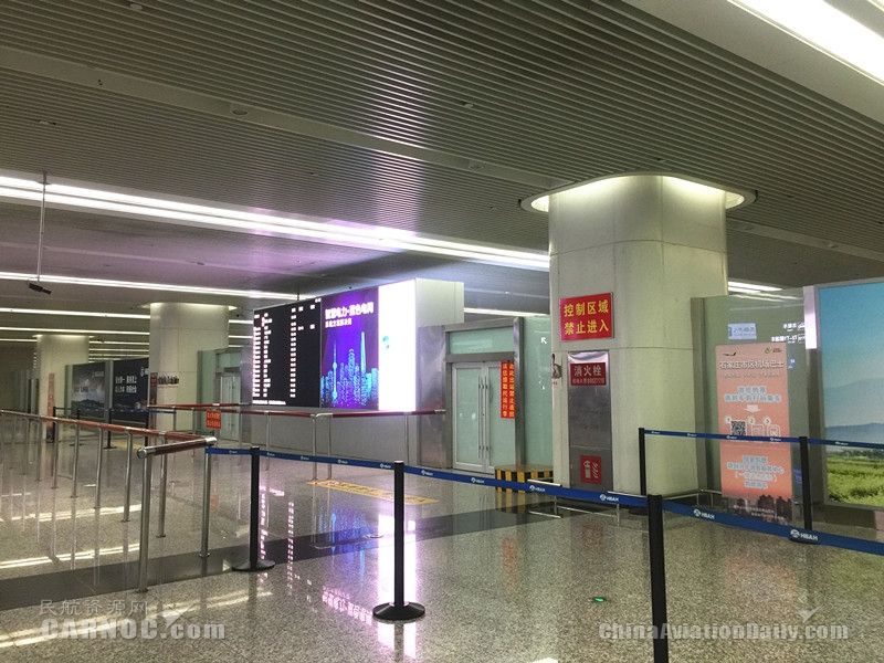 石家庄机场2号航站楼行李提取区隔断工程完工