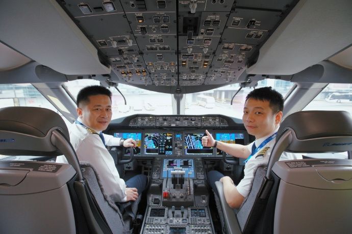 吉祥航空第三架波音787调机回国