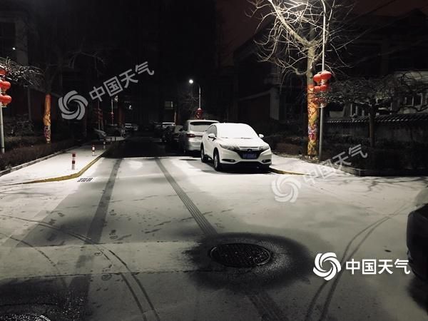 元宵节北京遇雪高速封闭航班调减 午后风起转晴